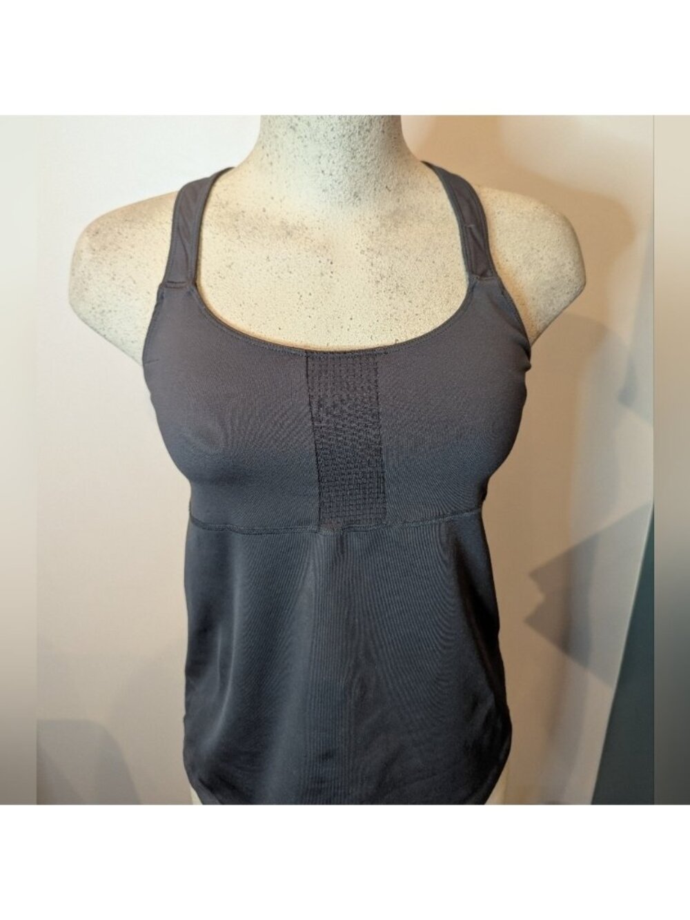 Oiselle Gray Athletic Tank Top Built In Bra Racerback Size L Like New!